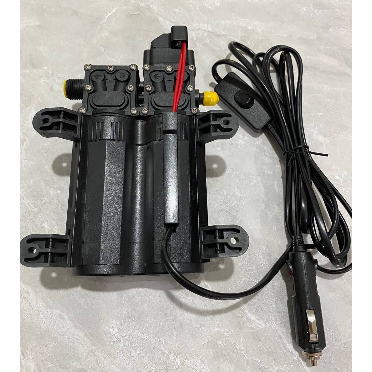 12v带点烟器水泵 双核动力自吸水泵 带压力开关 车载洗车泵