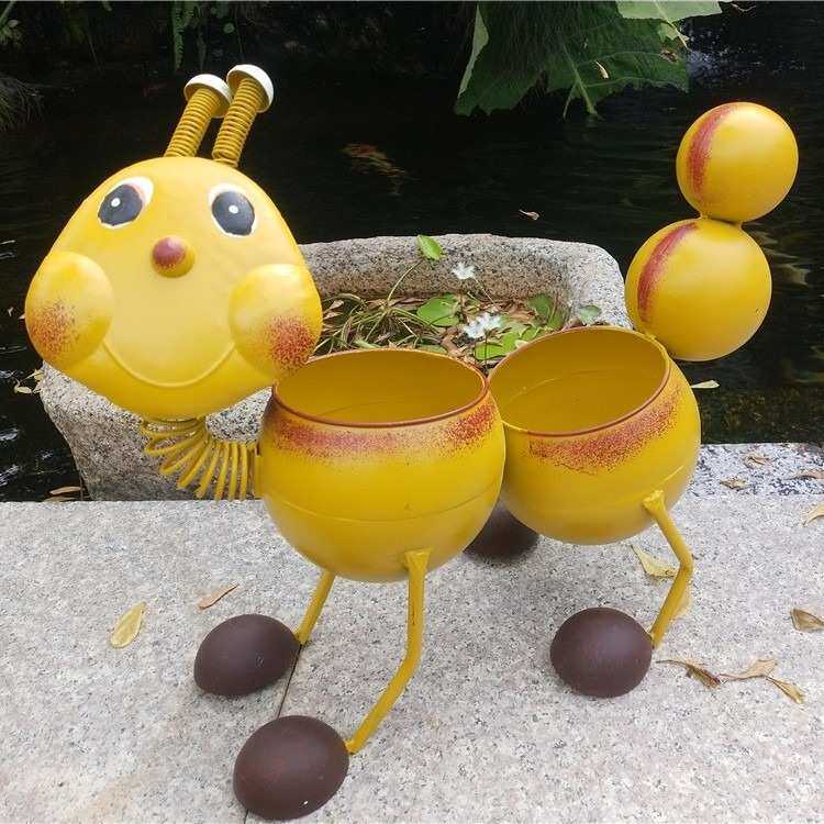 外贸亚马逊爆款铁艺毛毛虫花桶庭院阳台花园动物摆件花盆花桶杂货