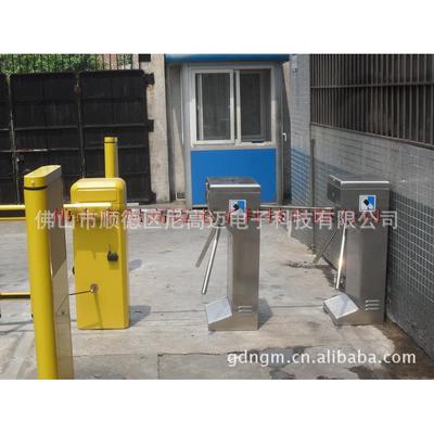 车站人行通道三闸金湾景点出入式角通道桥斜NGM三棍转滚闸工程配