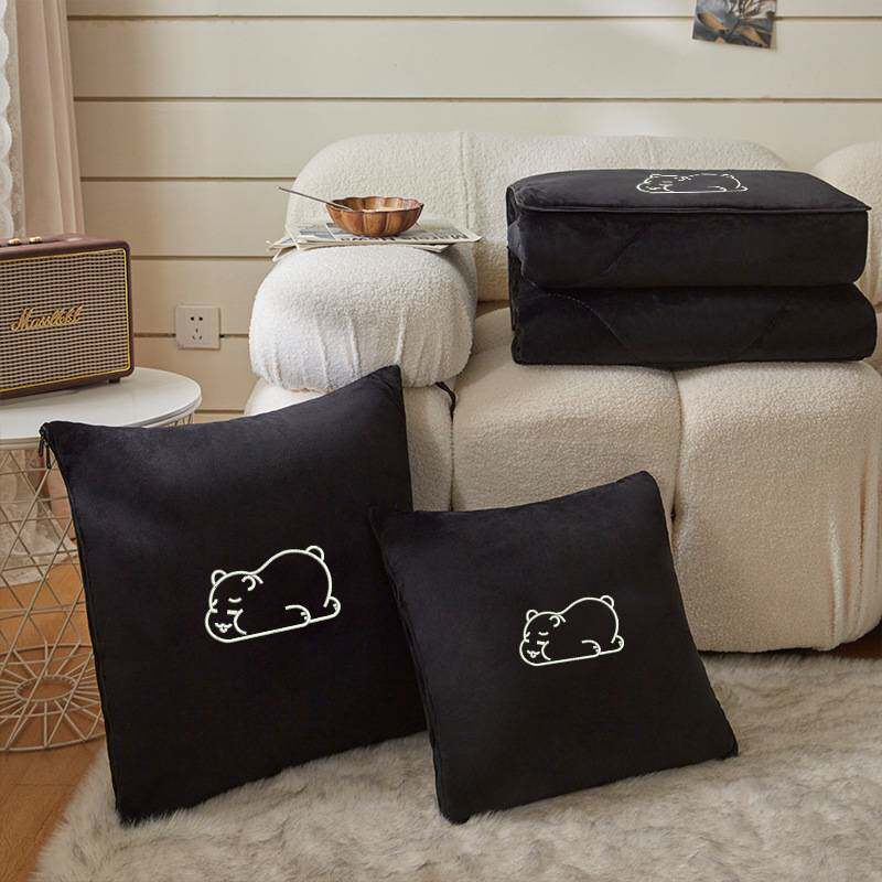 抱枕被子两用珊瑚绒2024冬季新款多功能办公室午睡毯车载加绒加厚