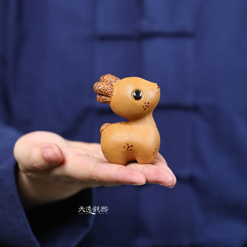 宜兴纯手工紫砂小鹿茶宠段泥精品创意可爱摆件茶玩可养茶道小配件