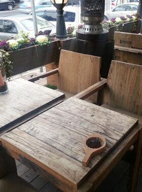 漫咖啡桌椅复古创意组合 奶茶店咖啡馆桌椅实木餐椅老榆木定制