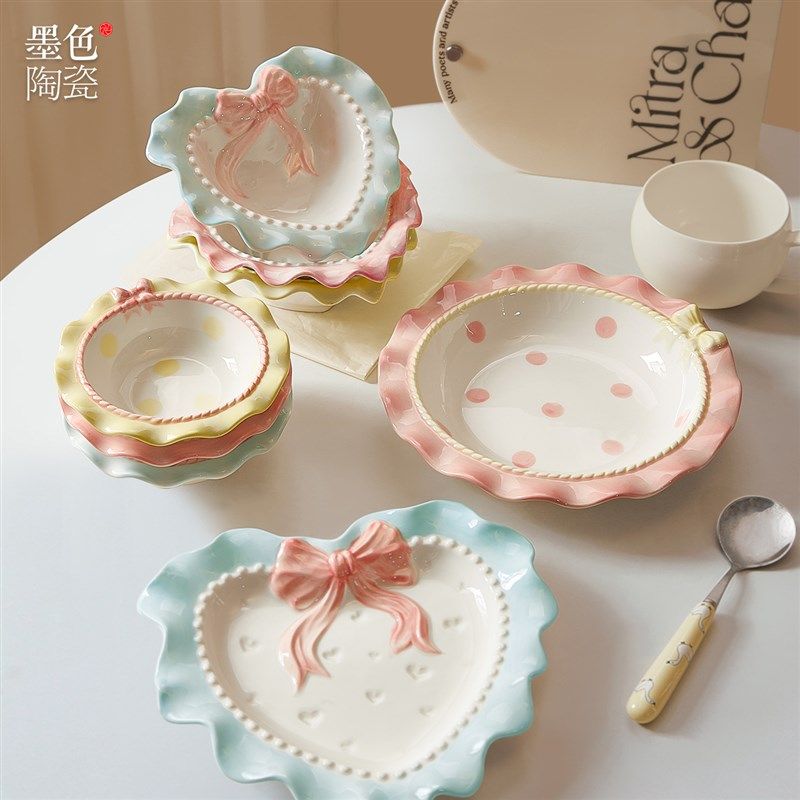 墨色蝴蝶结可爱餐具家用2025新款陶瓷水果酸奶碗早餐盘釉下彩碗具