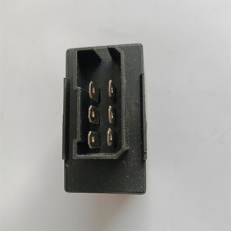 重汽斯太尔 奥龙 豪沃汽车电子转向灯闪光器WG92005018实体店