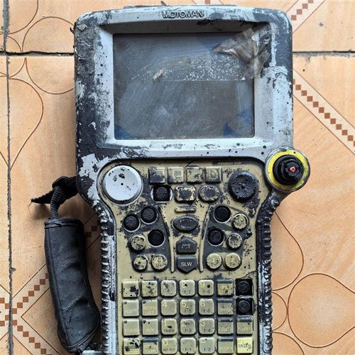 安川机器人示教器 JZNC-XPP04B 成色如图 图片实物