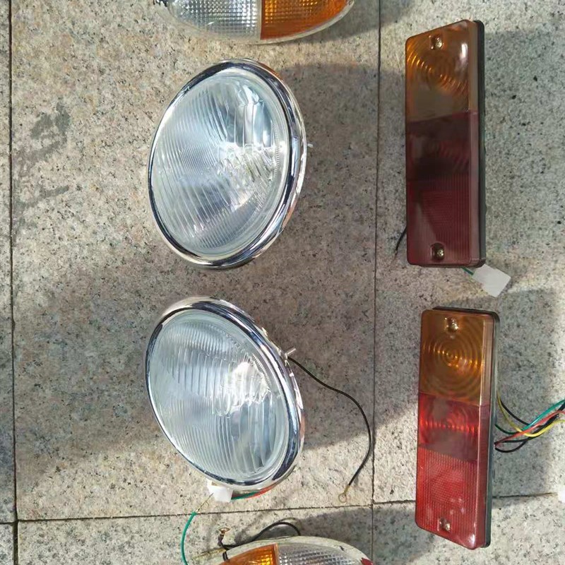 工程农用三轮车前大灯转向灯后尾灯总成圣泰顺工莱通联工光宇配件