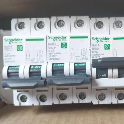 原厂微型断器C60BP2PC1A(M路9F42201)M9F42203M9F4FDA3205