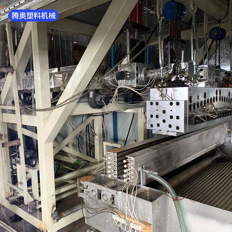 厂家PVC双色地毯地垫生产设备 PVC喷丝多色汽车脚垫地垫生产线