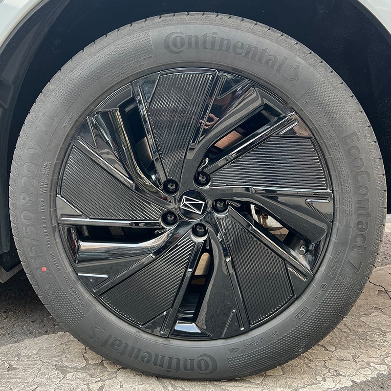 专用于阿维塔07轮毂贴纸改装黑化改色熏黑防刮遮挡划痕反光车贴