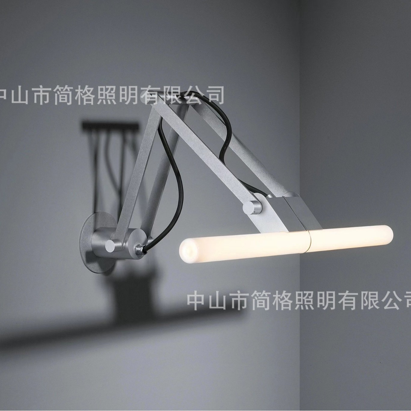 可折叠伸缩浴室镜柜补光灯
