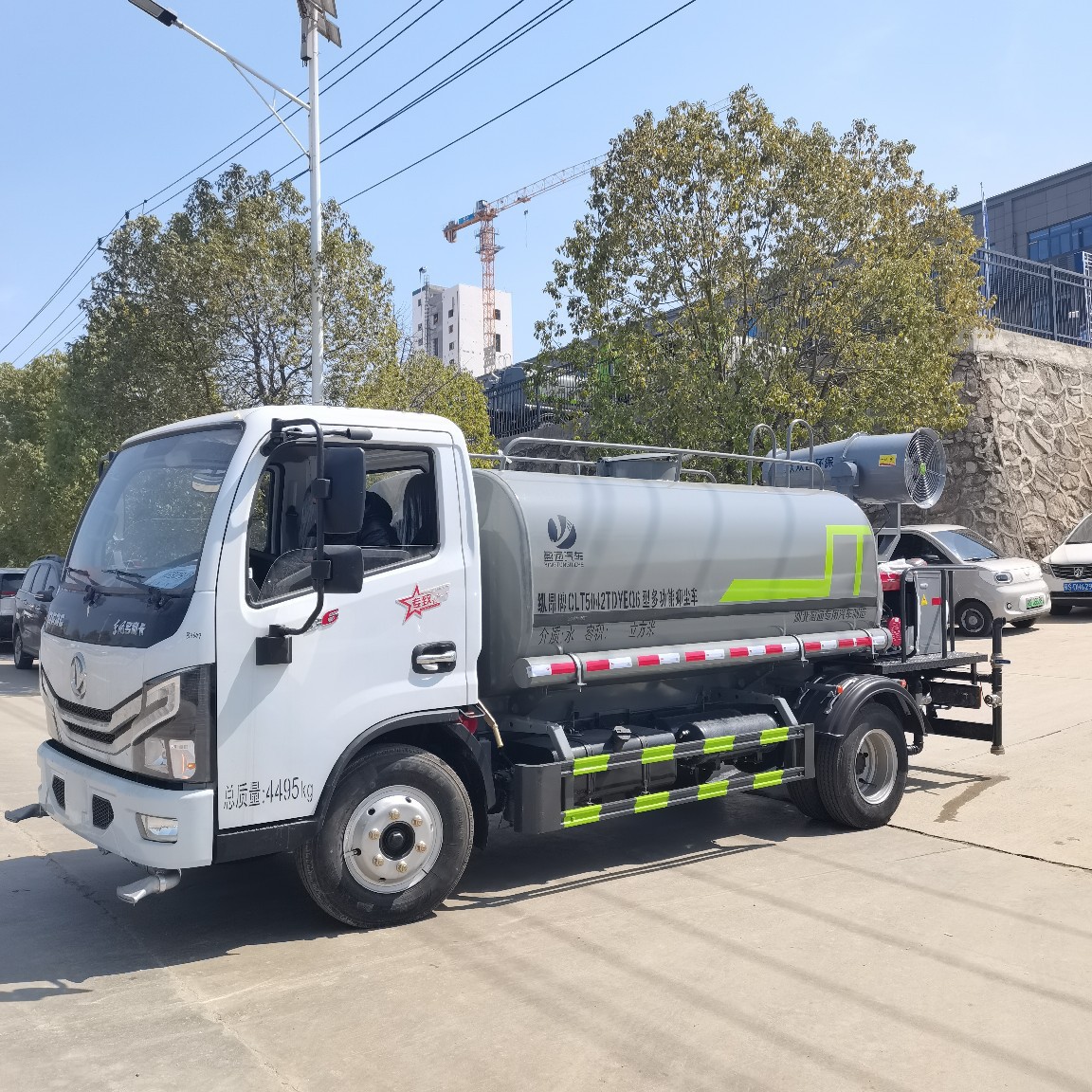 东风多利卡5吨洒水车 5吨绿化喷洒车抑尘车雾炮车 程力牌洒水车