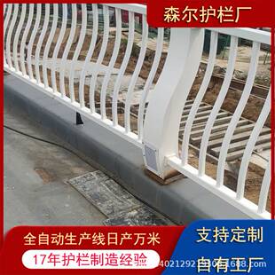 高速公路波形护栏板双波三波防撞热镀锌喷塑乡村道路波形梁护栏