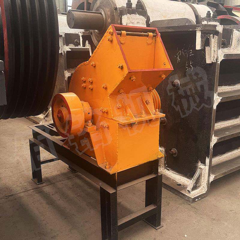 小型矿山岩石锤碎石机可移动石料破式建200*300机碎筑垃圾制砂机