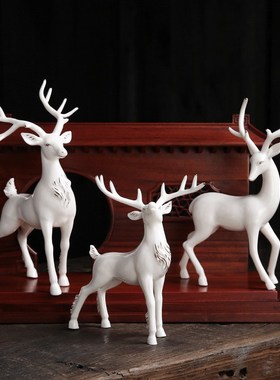 陶瓷招财鹿摆件灵鹿献瑞客厅家居饰品电视柜酒柜摆件办公室装饰