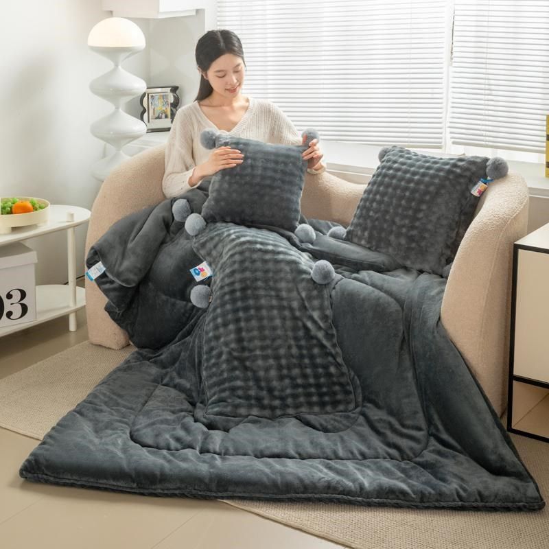 抱枕被兔毛绒立体毛球抱枕被加厚保暖办公室午睡空调被车载毯子冬,居家布艺,抱枕被,淘宝优惠券,粉丝福利购,淘宝优惠卷