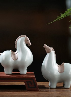 汝窑小唐马陶瓷摆件动物招财客厅玄关酒柜办公桌面装饰生肖马摆设