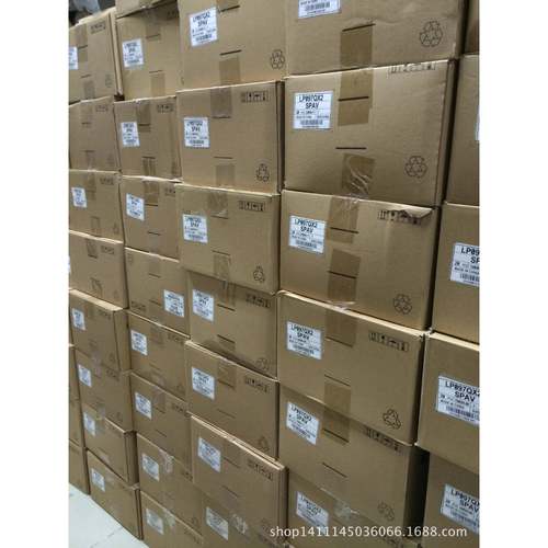 显示屏LP1HE564TLA1-FJETLQBB1C1LTN156AT02LD液晶屏笔记本