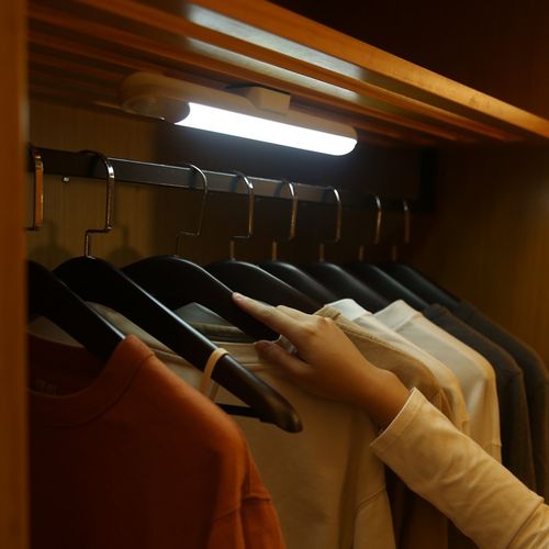 移动led护眼宿舍学生磁吸酷毙灯 充电卧室床头镜前调光无线长条灯