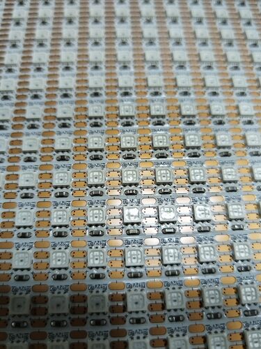SK68133535144灯RGB内置点控幻彩灯带12V8mm