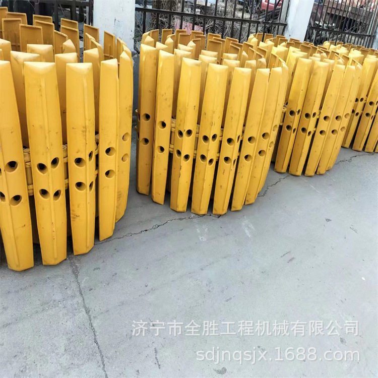 山推推土机SD13 SD16 SD22湿地履带总成 链轨总成