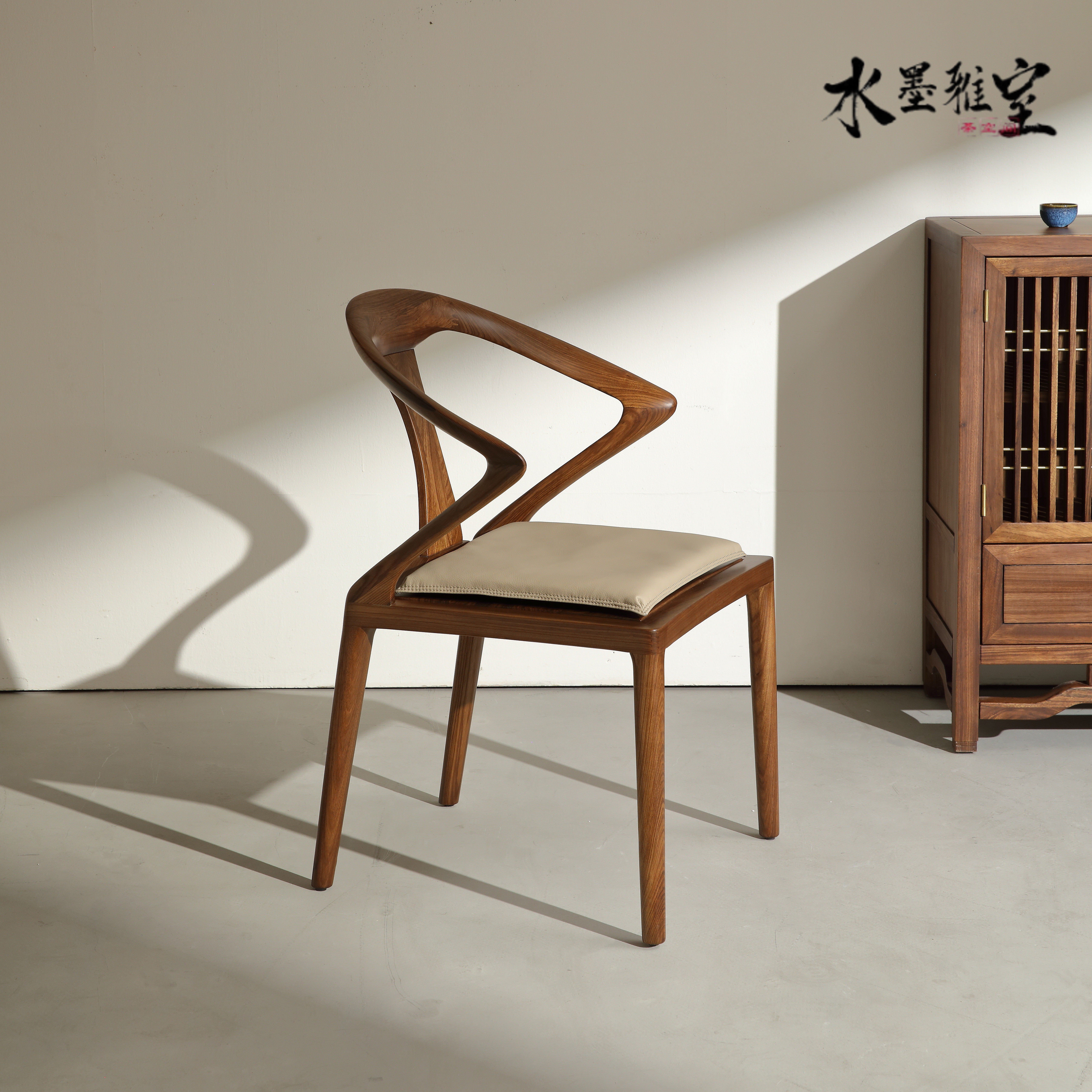 实木餐椅家用书房靠背椅餐桌椅蝴蝶椅剑椅设计师餐椅乌金木实木椅