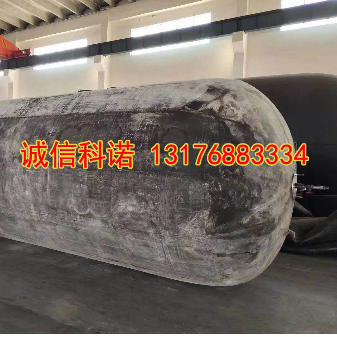 一体硫化青岛厂家直销浮筒船气囊