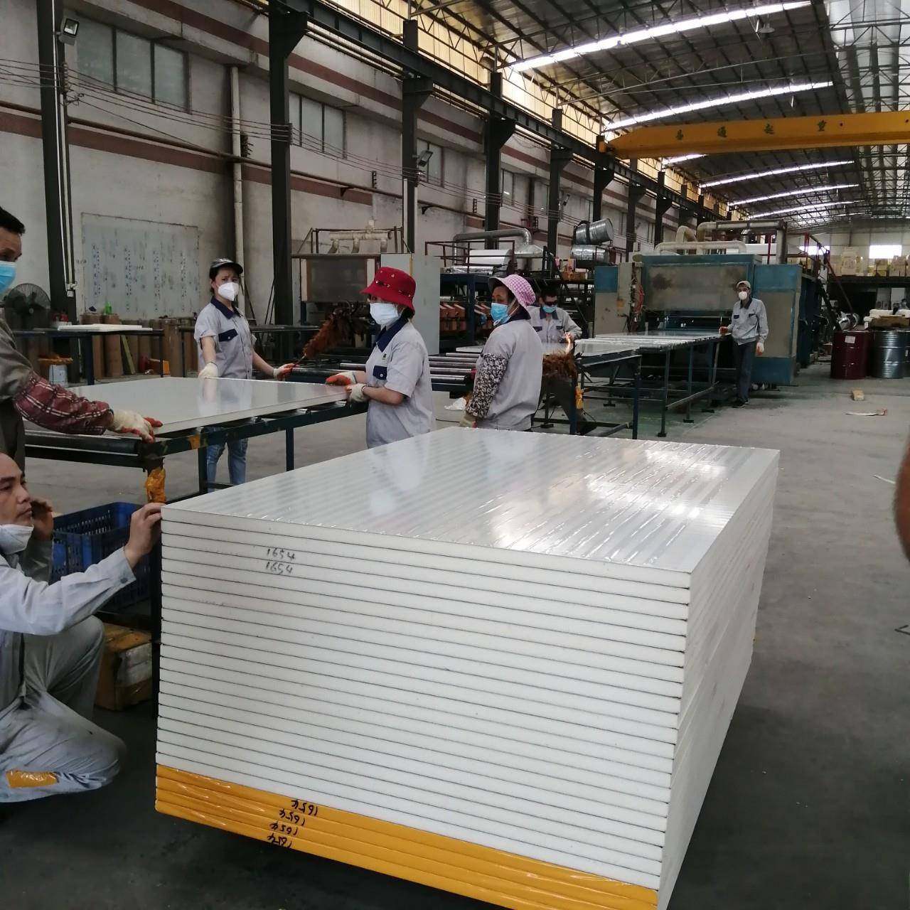 聚板芯氨THL酯夹芯聚氨酯芯彩钢夹芯板彩钢夹板PU彩钢夹板