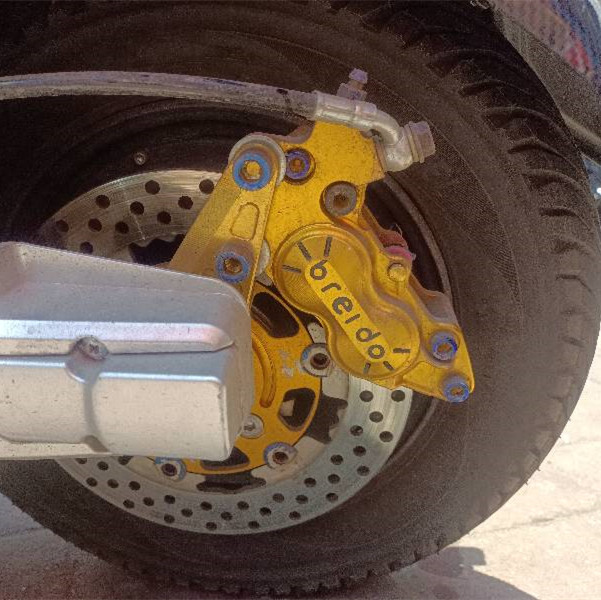 电动车普通平叉大鲍鱼卡钳左边220后轮卡钳通用转接码小龟专用