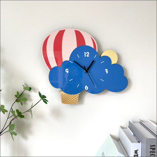 卡通热气球云朵创意装饰挂墙钟表客厅幼儿园儿童房静音时钟挂钟