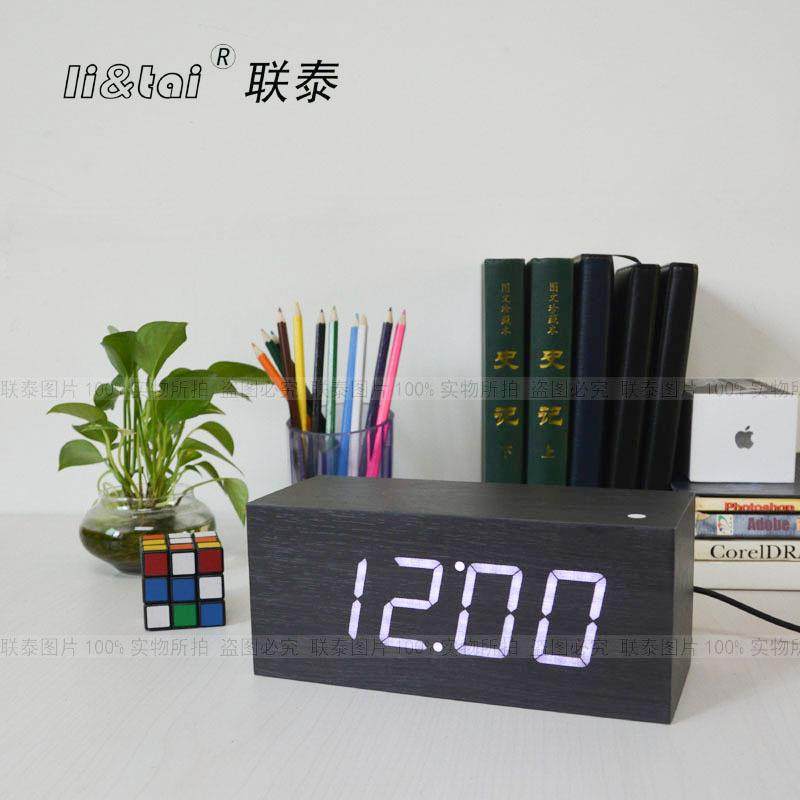 LED木头钟 长方形静音夜光声控闹钟 木质数字酒店台钟