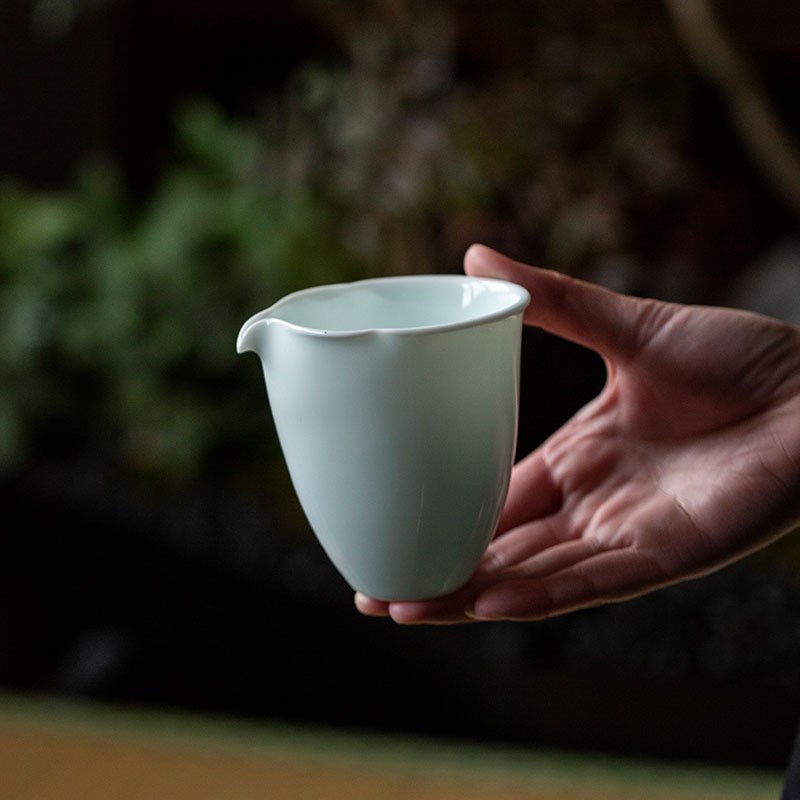 复古青瓷公道杯家用陶瓷匀杯薄胎分茶器中式功夫茶具茶道配件茶海