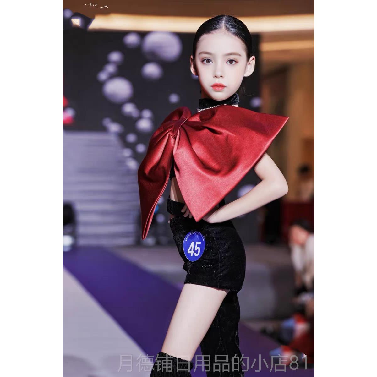 正品节全比赛时装周24气樱歌令樱桃红多巴胺帝国国乐 园模特走秀