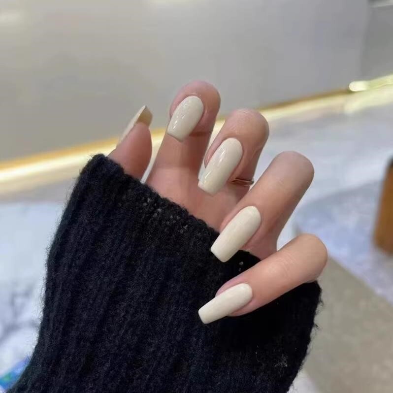 纯色短款奶白色手工成品假指甲贴片穿戴式美甲欧美日系纯欲风简约