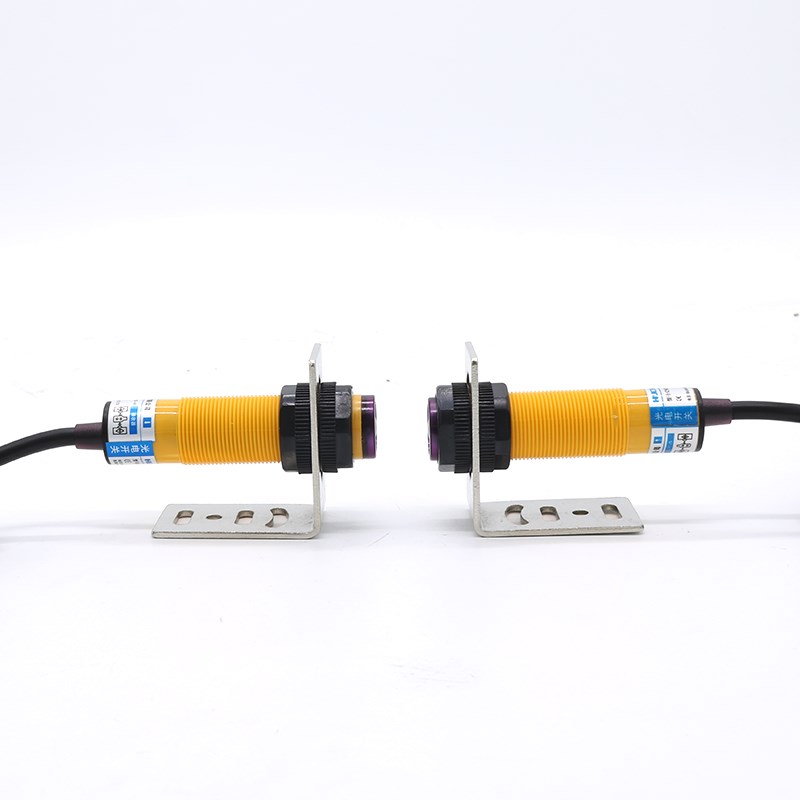 红外线对射光电开关E3F-5DP1  CHE18-5MP-B710三线PNP常开一对