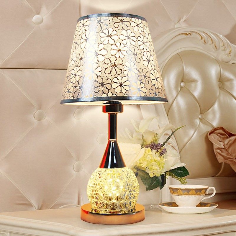 简约现代卧室护眼书桌床头led台灯客厅创意宿舍台风插电阅读灯