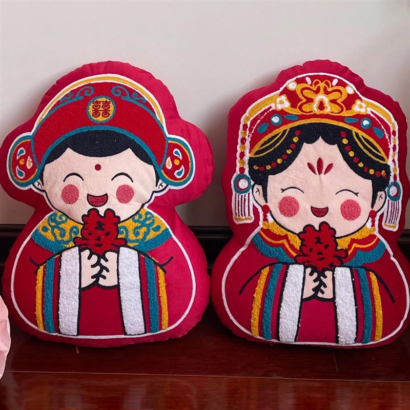 糊涂娘娘压床娃娃一对结婚新款高档婚庆公仔金童玉女喜字抱枕玩偶