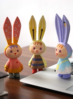 长耳朵兔子手工木雕小摆件公仔可爱木头雕刻治愈系卡通书桌装饰品