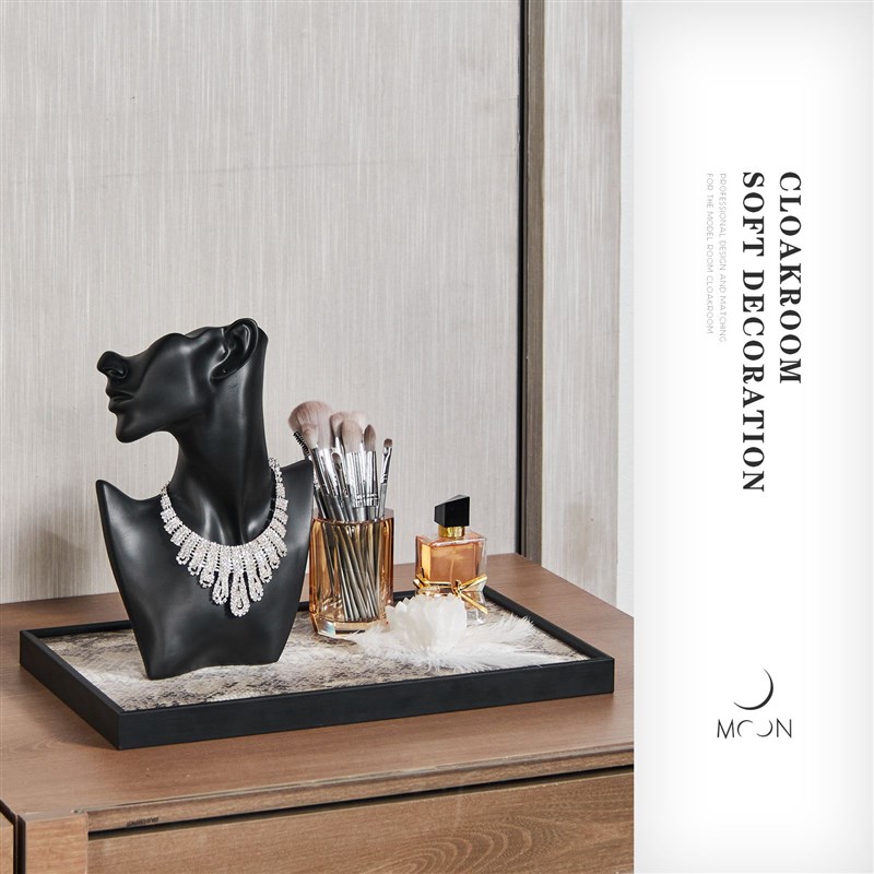 MOON慕空间样板房衣帽间女士梳妆台摆件项链化妆刷软装饰品道具