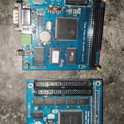 LED控制卡一张 诣阔EQ2033-2N 还有张 E  Q-