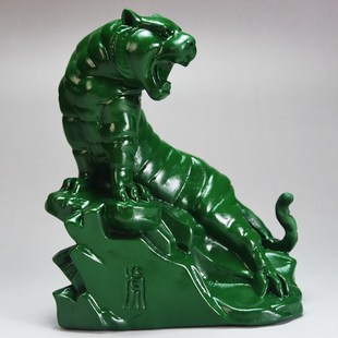 老虎实木摆件木头绿色老虎实木摆件木质雕刻木雕生肖寅虎上虎工艺