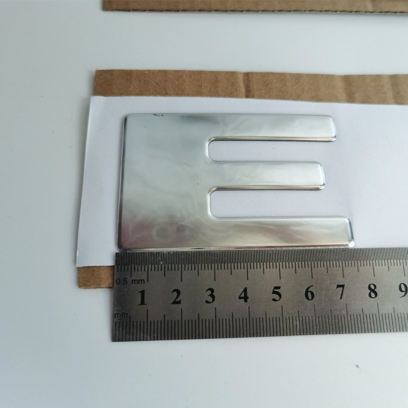适用于帕杰罗V93V97字母贴V73劲畅改装车标贴3D金属机头盖字母标