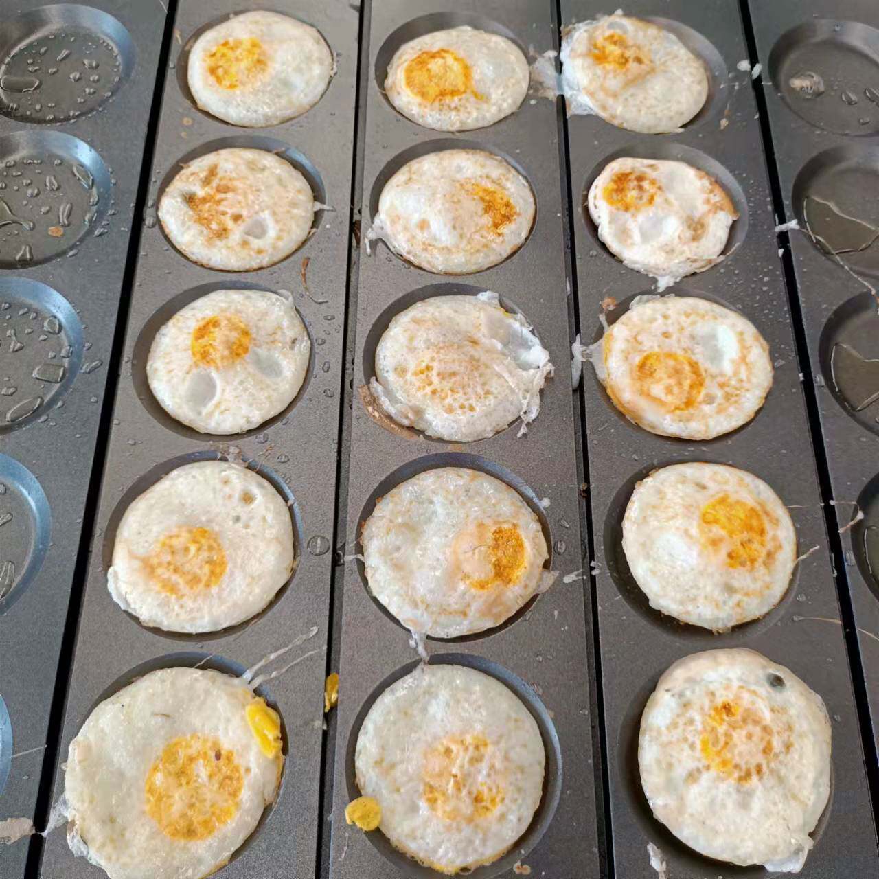 自动注油圆形状煎荷包蛋机电加热煎肉堡蛋饼机两面煎心形荷包蛋机