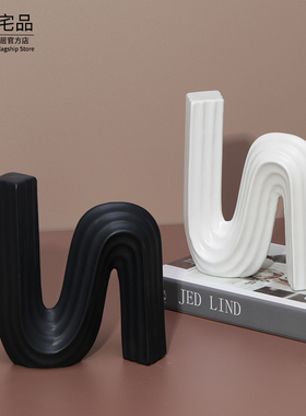 现代极简几何字母U形陶瓷摆件样板房别墅酒店客厅书柜软装饰品