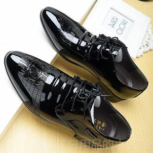 高档春夏尚尖头亮版色男皮鞋英式商务休闲韩青时年套装新士郎婚礼