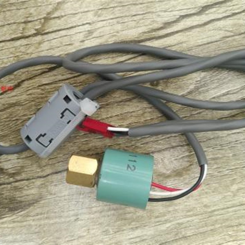 大金家VR10冷媒高压传感器RMXS10EV2C RMXS1空调压力传感器