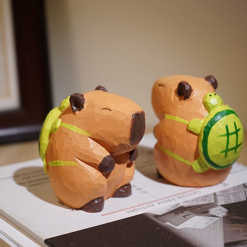 卡皮巴拉手工木雕小摆件可爱卡通趣味创意办公室电脑桌面装饰品