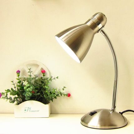 LED护眼台灯书桌儿童学生金属插电学习阅读办公商务无频闪防蓝光