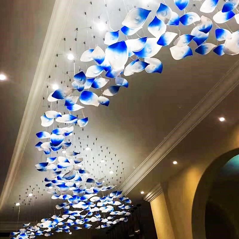 酒店大堂艺术吊灯美容院健身会所餐厅玻璃花瓣非标造型灯具定制