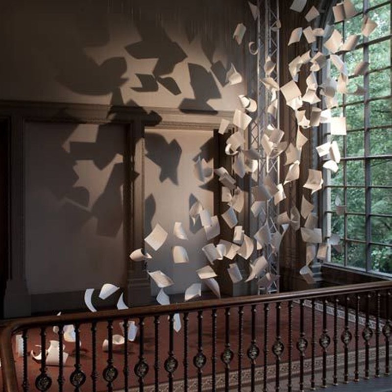 不锈钢书页吊灯售楼部沙盘酒店大堂楼梯工程定制图书馆艺术纸页灯