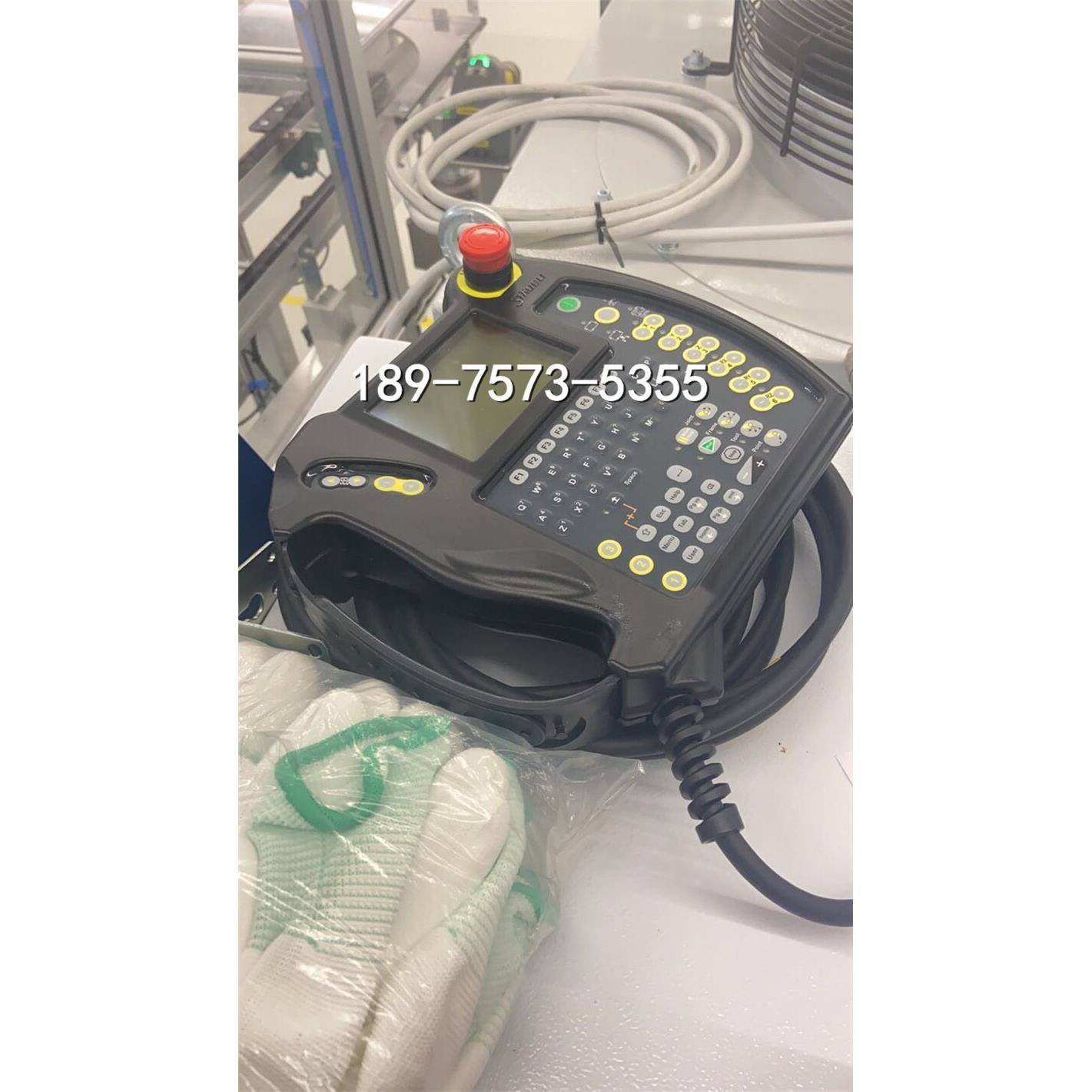 D211399STAUBLI史陶比尔机器人示教器